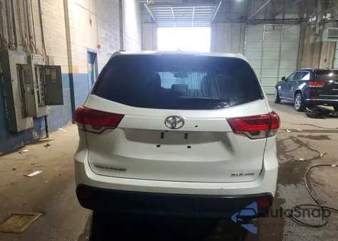 2019 Toyota Highlander Se z USA, uszkodzony, nr VIN 5TDJZRFH0KS621900